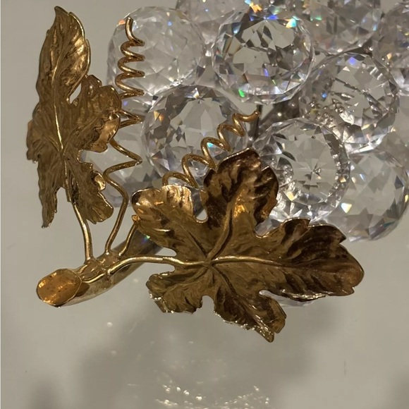 Swarovski Cut Crystal (23) Grapes with Silver Vine and Gold Leaves Retired - Picture 2 of 6